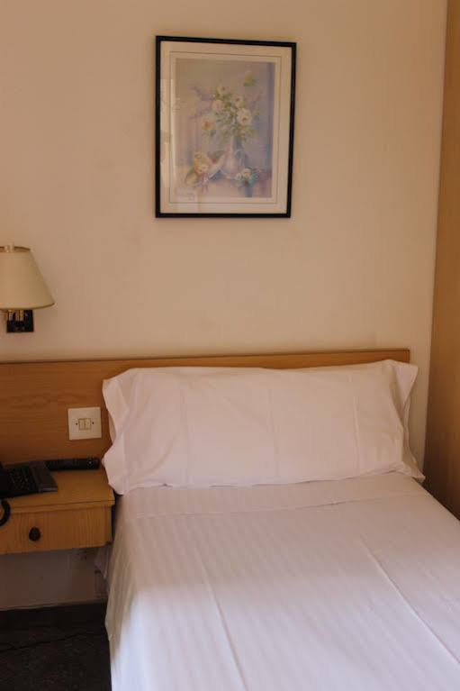 Hotel Climent Barcelona Exterior photo