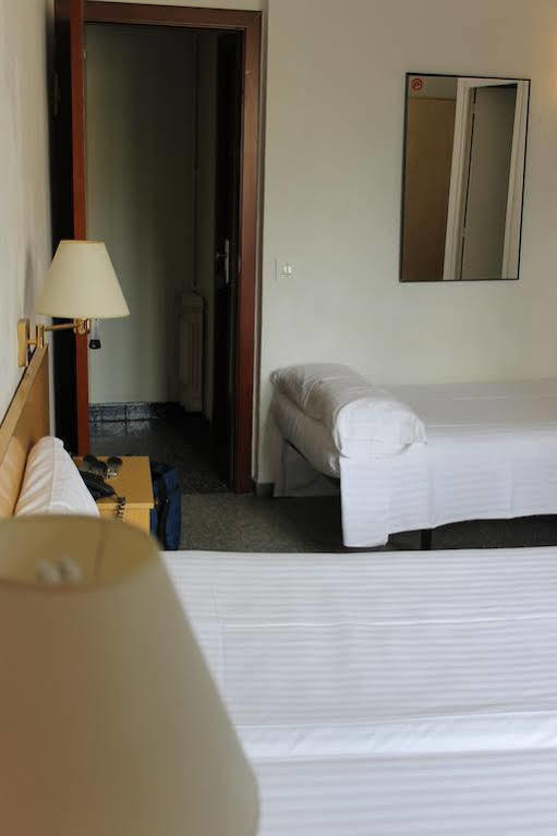 Hotel Climent Barcelona Exterior photo