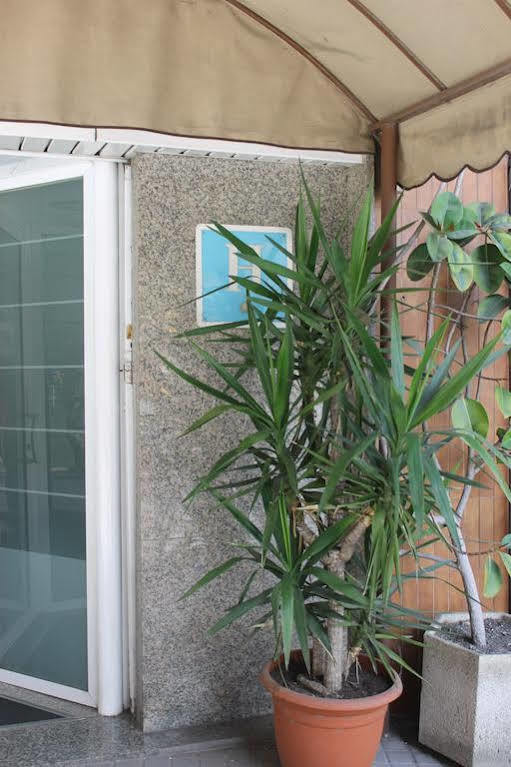 Hotel Climent Barcelona Exterior photo