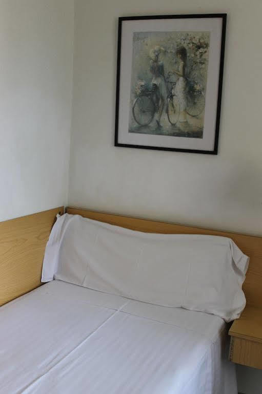 Hotel Climent Barcelona Exterior photo