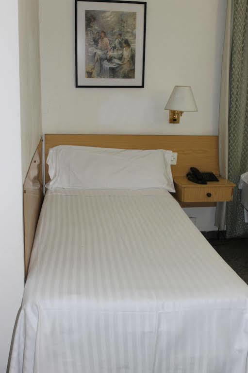 Hotel Climent Barcelona Exterior photo
