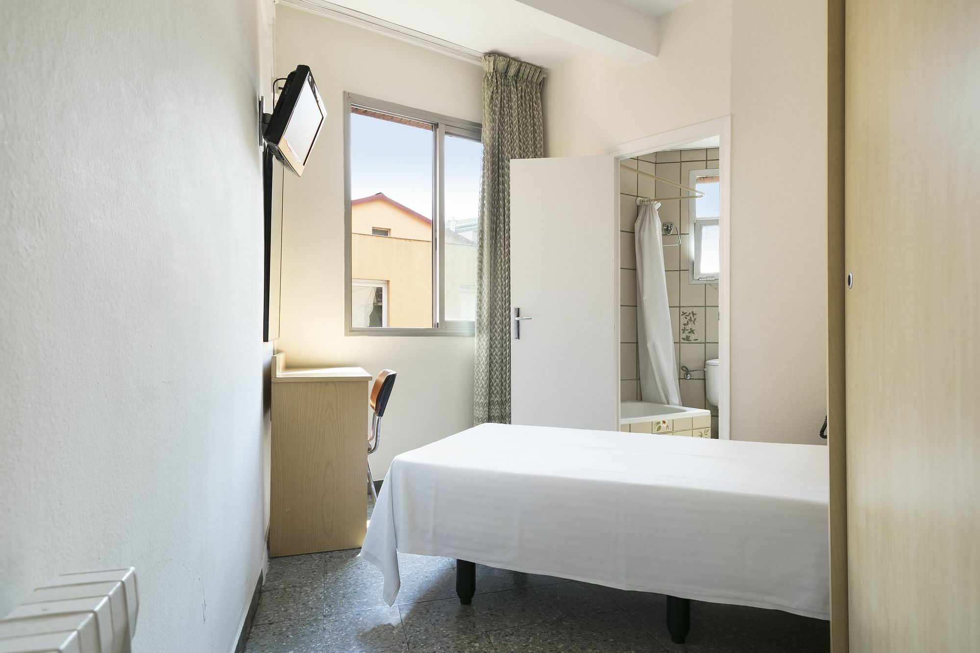 Hotel Climent Barcelona Exterior photo