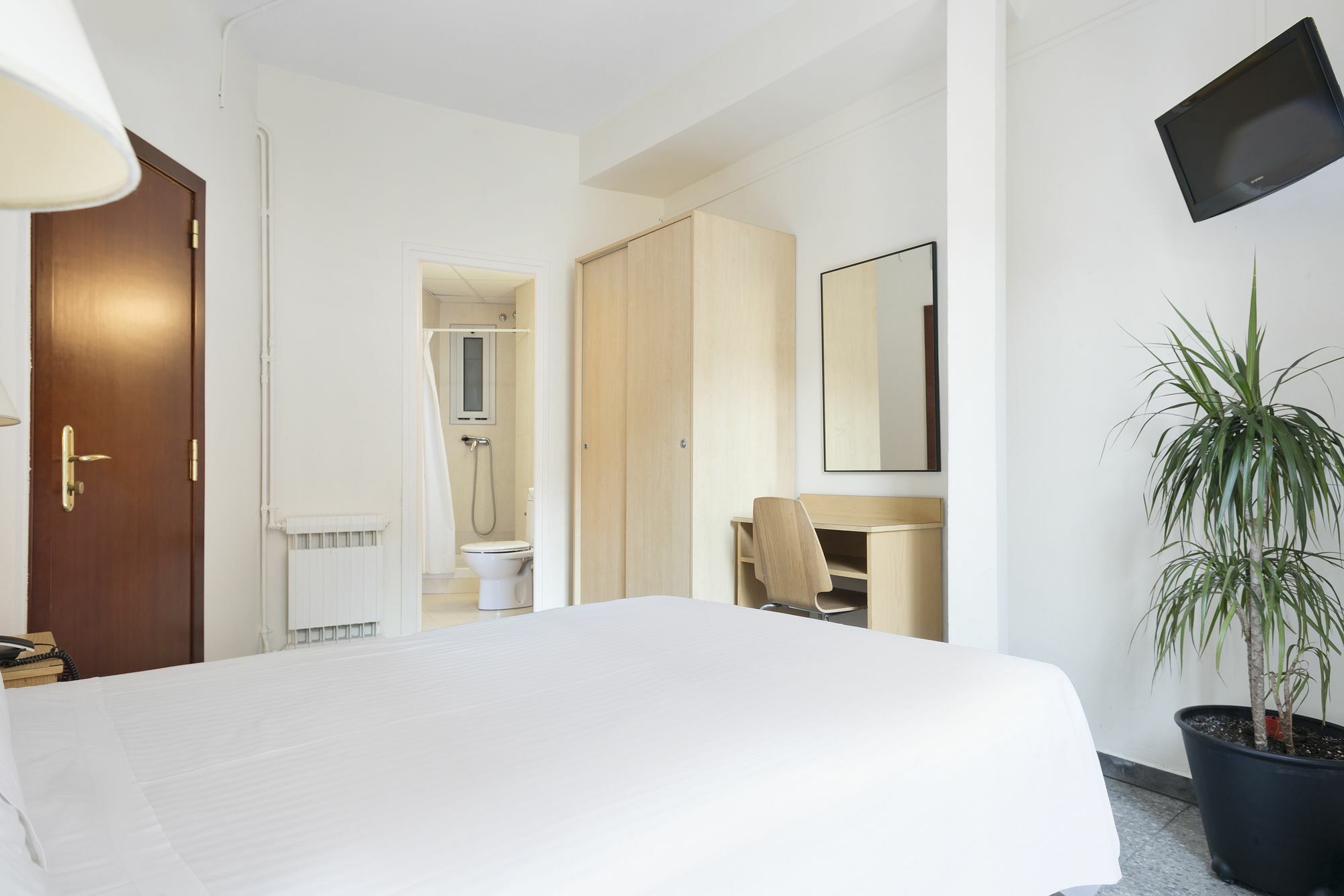 Hotel Climent Barcelona Exterior photo