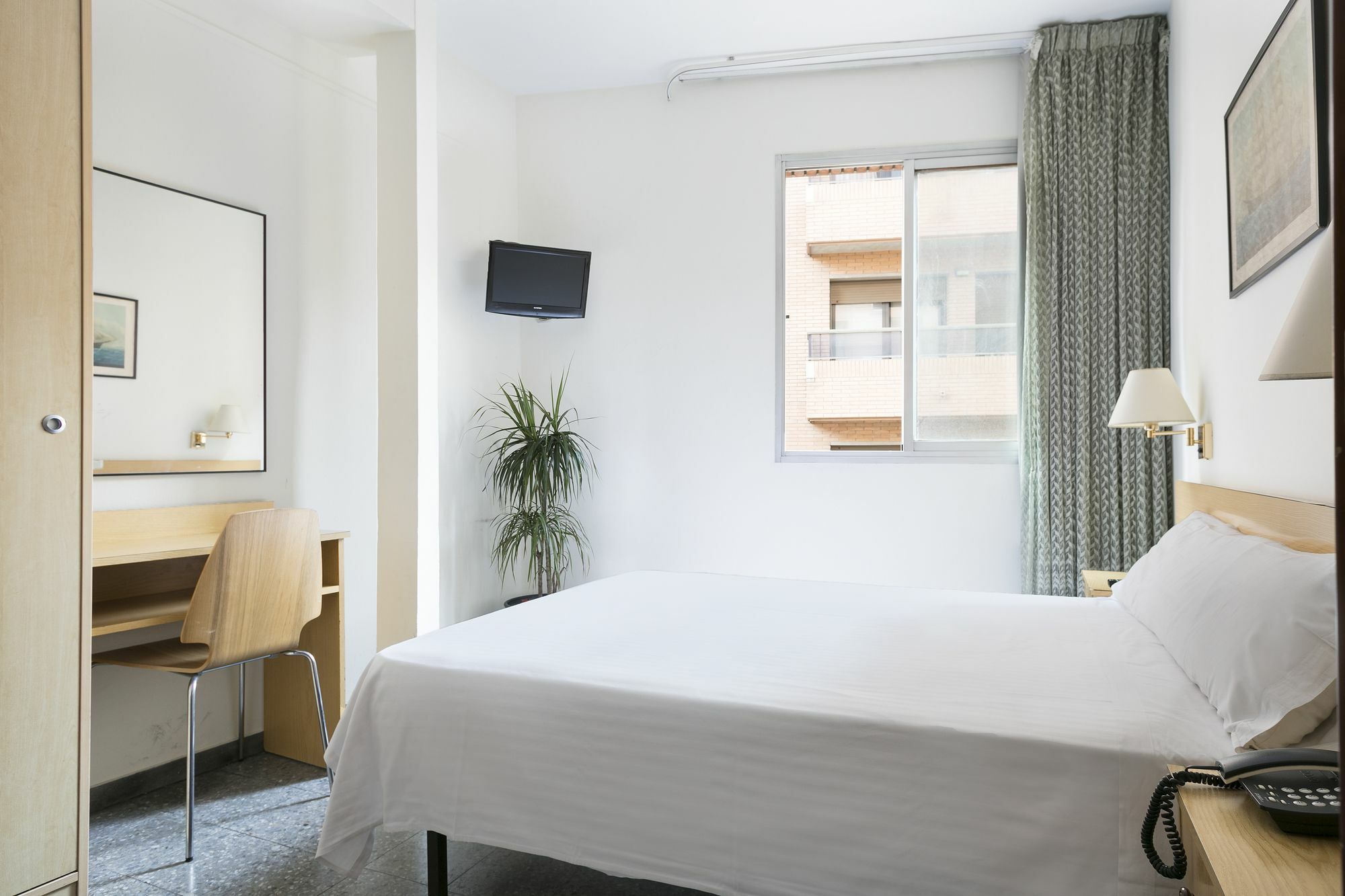 Hotel Climent Barcelona Exterior photo